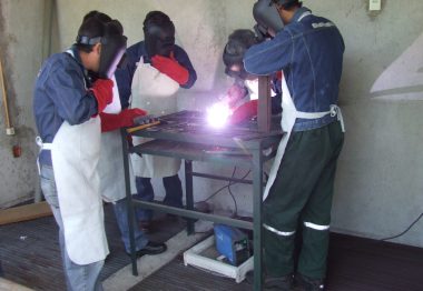 Por primera vez ChileValora licita más de cinco mil becas para certificación de competencias laborales